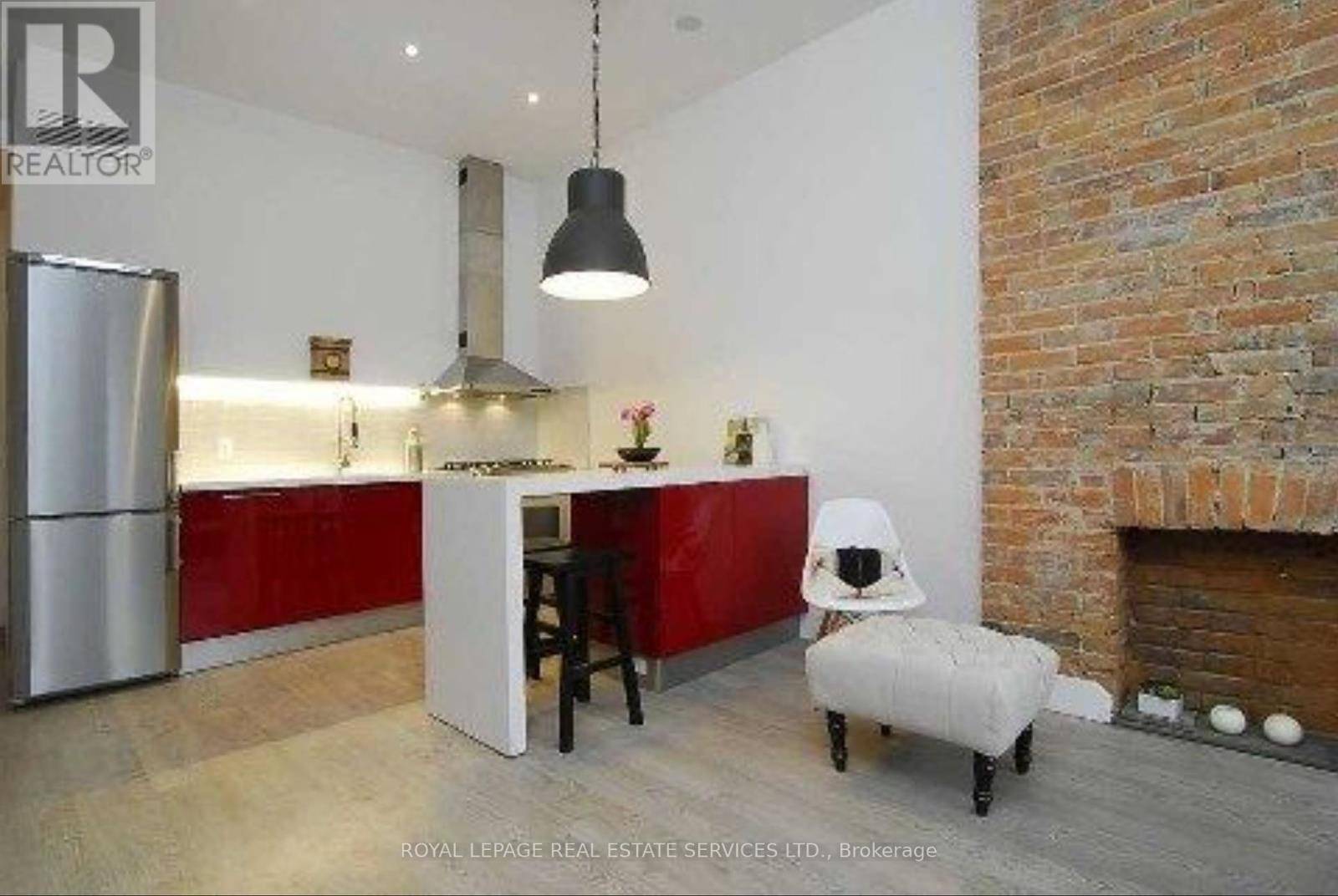 Toronto (little Portugal), ON M6J3K7,53 Gladstone AVE #M