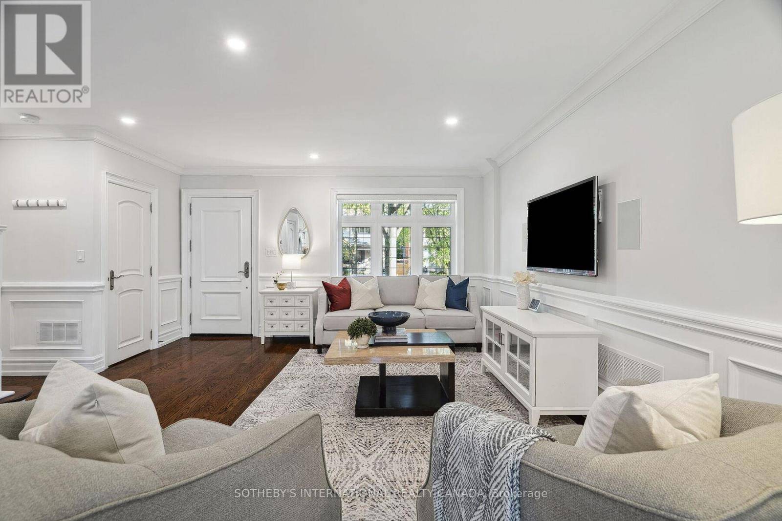 Toronto (mount Pleasant East), ON M4T1E8,420 HILLSDALE AVENUE E