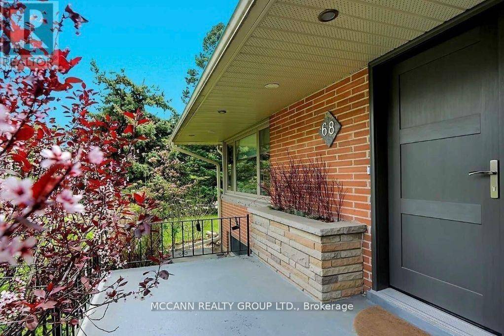 Toronto (bayview Village), ON M2K1K8,68 WHITTAKER CRESCENT