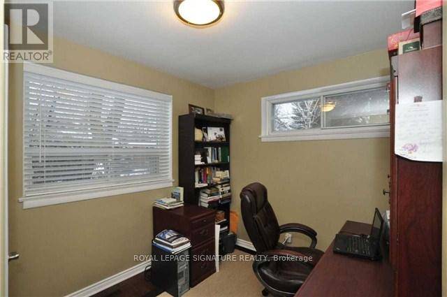 Toronto (banbury-don Mills), ON M3B2V2,32 OVERTON CRESCENT