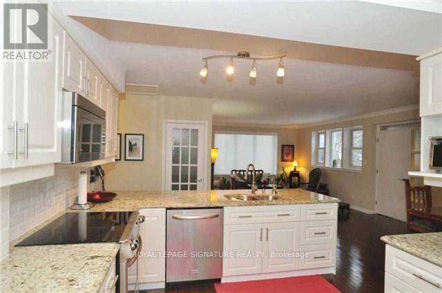 Toronto (banbury-don Mills), ON M3B2V2,32 OVERTON CRESCENT