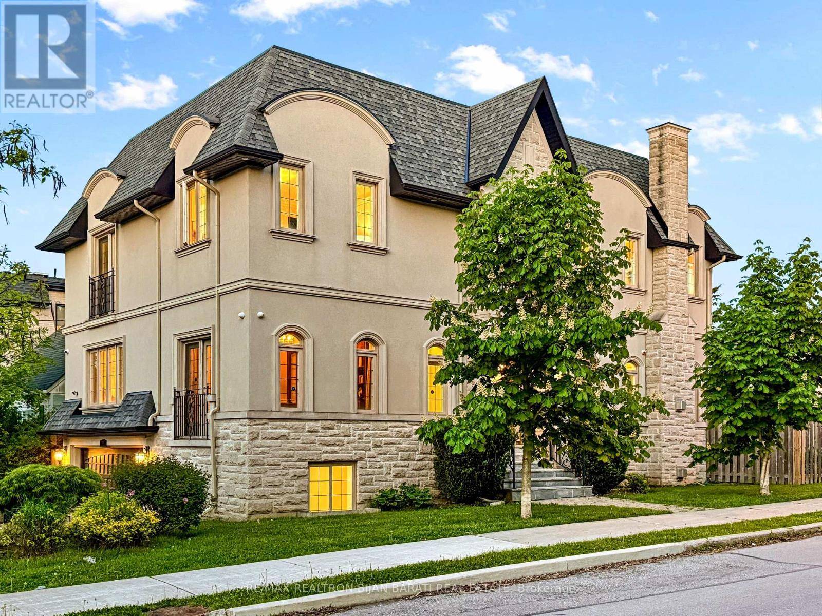 221 ELMWOOD AVENUE, Toronto (willowdale East), ON M2N3M8