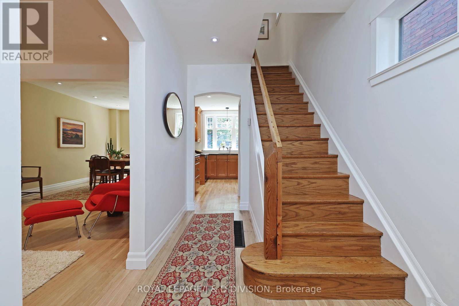 Toronto (mount Pleasant East), ON M4S1P3,39 TILSON ROAD