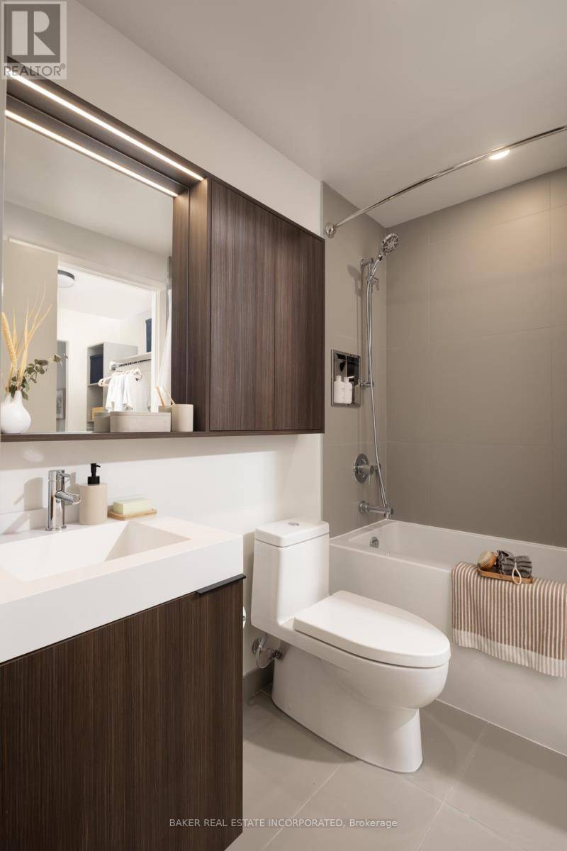 Toronto (waterfront Communities), ON M5A0Y1,100 Mill ST #620