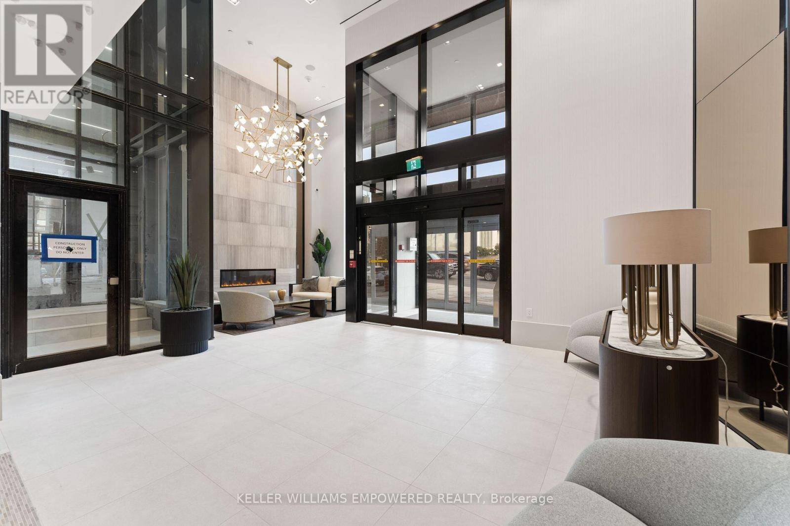 Toronto (humewood-cedarvale), ON M5P0A6,2020 Bathurst ST #826