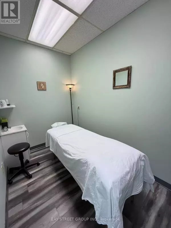 Toronto (henry Farm), ON M2J1W8,2175 Sheppard AVE East #222