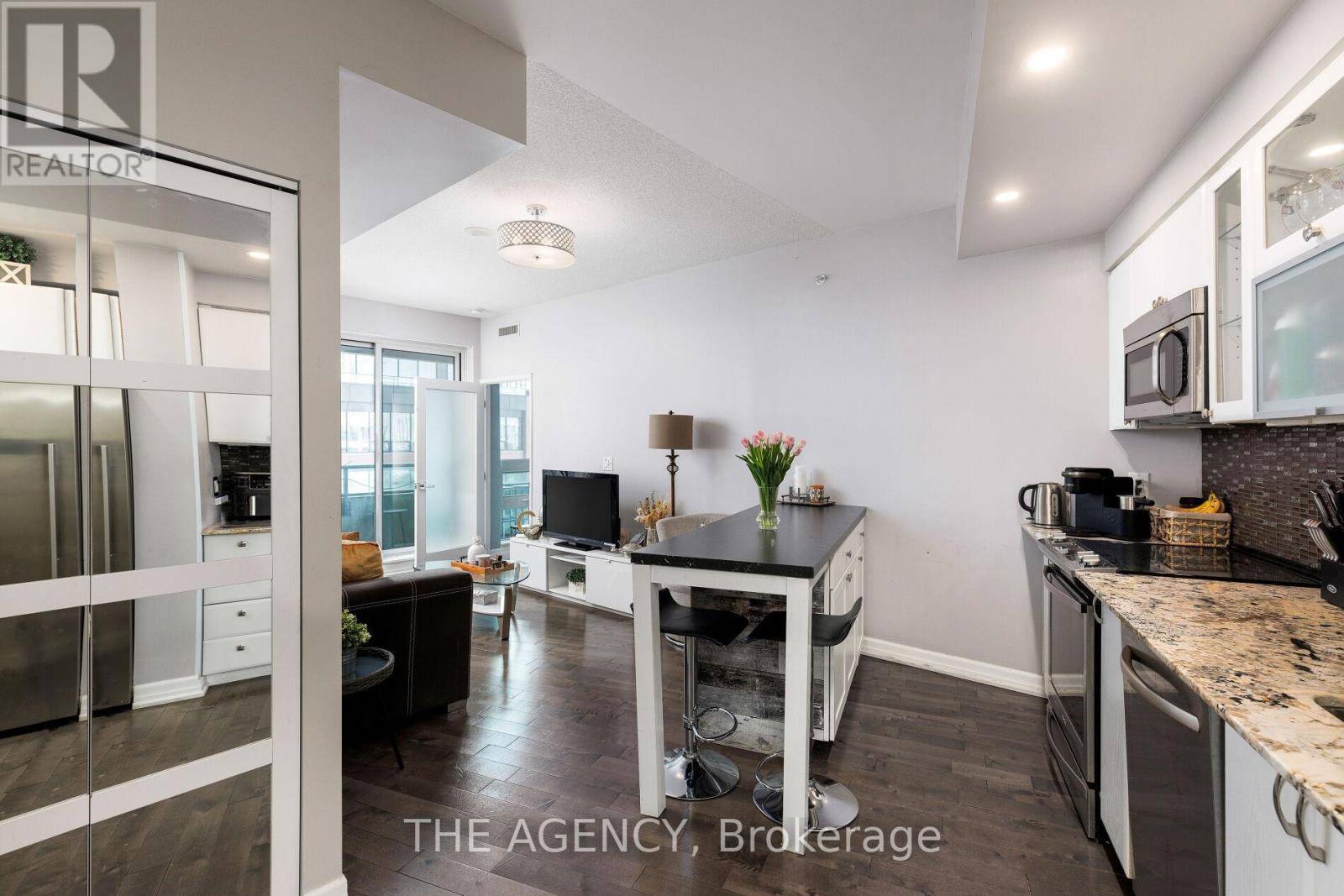Toronto (niagara), ON M6K3R5,150 E Liberty ST #413