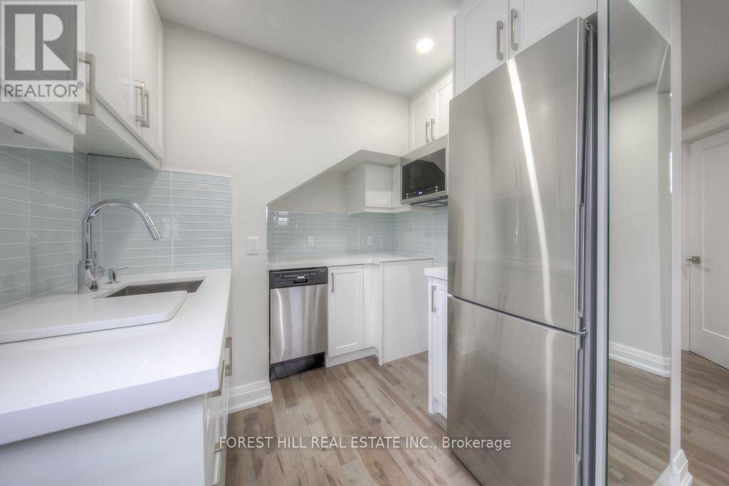 Toronto (forest Hill South), ON M5P3K5,1747 Bathurst ST ##3