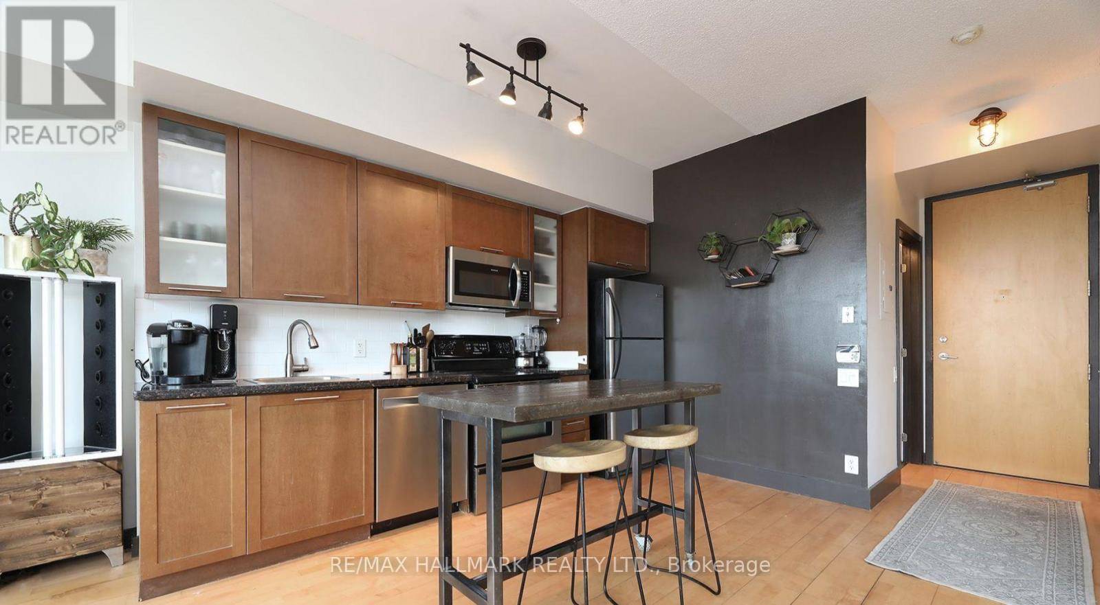 Toronto (waterfront Communities), ON M5A3R3,33 Mill ST #817