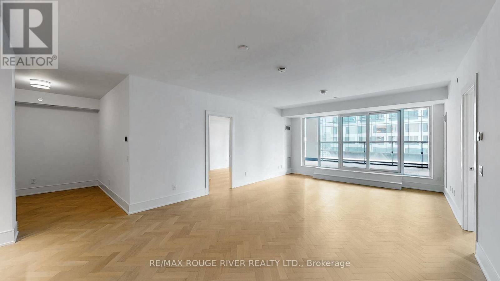 Toronto (waterfront Communities), ON M5V0V8,455 Wellington ST West #806