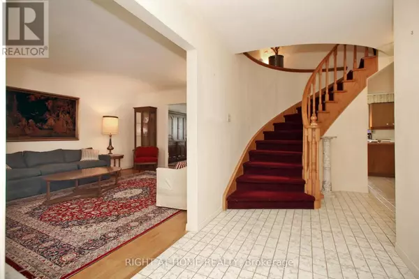 Toronto (st. Andrew-windfields), ON M2P1K8,113 LORD SEATON ROAD