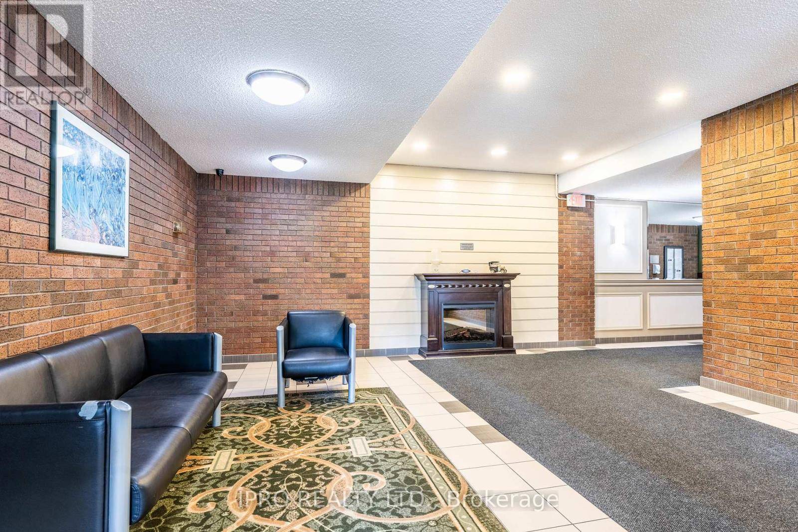 Toronto (victoria Village), ON M4A2R3,30 Sunrise AVE #301