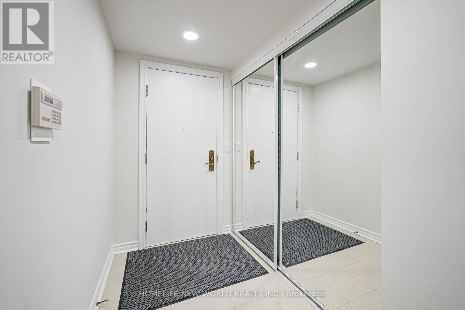 Toronto (willowdale East), ON M2N6X5,18 Sommerset WAY #1716