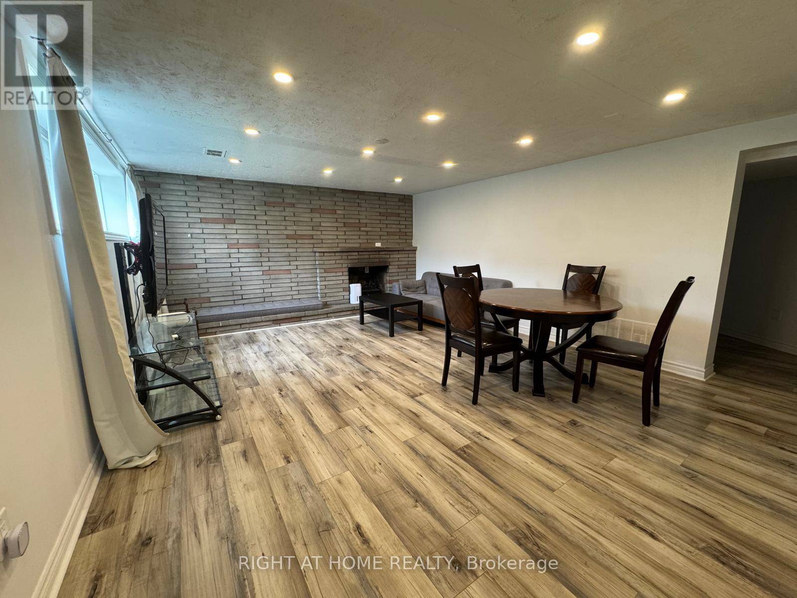 Toronto (lansing-westgate), ON M2N1W4,LOWER LEVEL - 324 BURNETT AVENUE