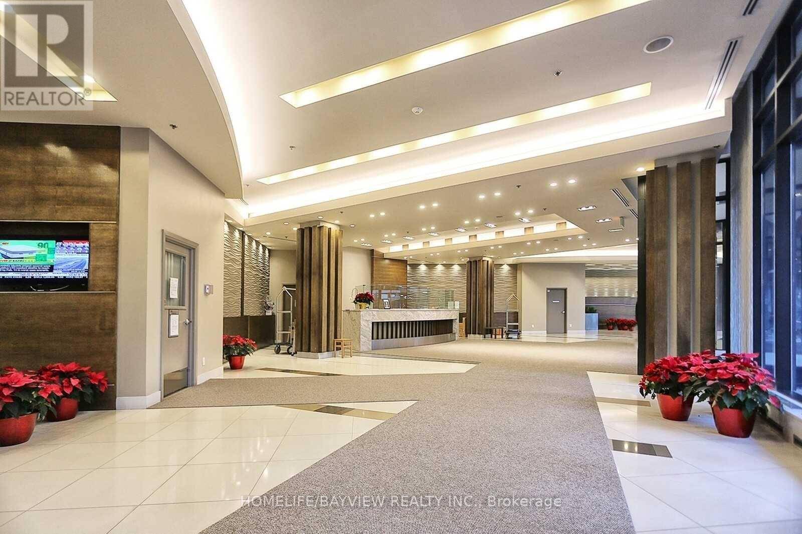 Toronto (waterfront Communities), ON M5J2Z3,33 Bay ST #1905