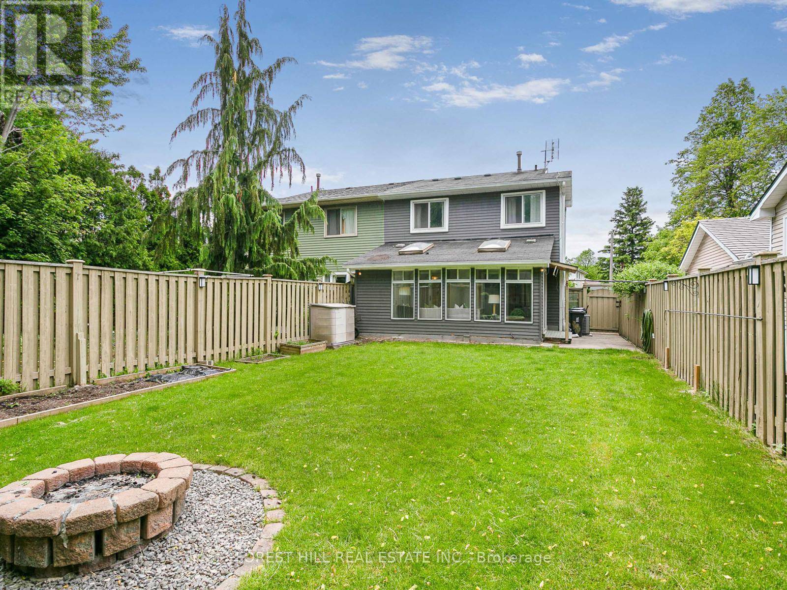Toronto (hillcrest Village), ON M2H2P3,243 HOLLYBERRY TRAIL
