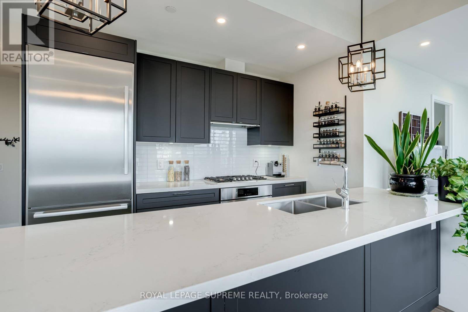Toronto (moss Park), ON M5A0T8,55 Ontario ST #2406