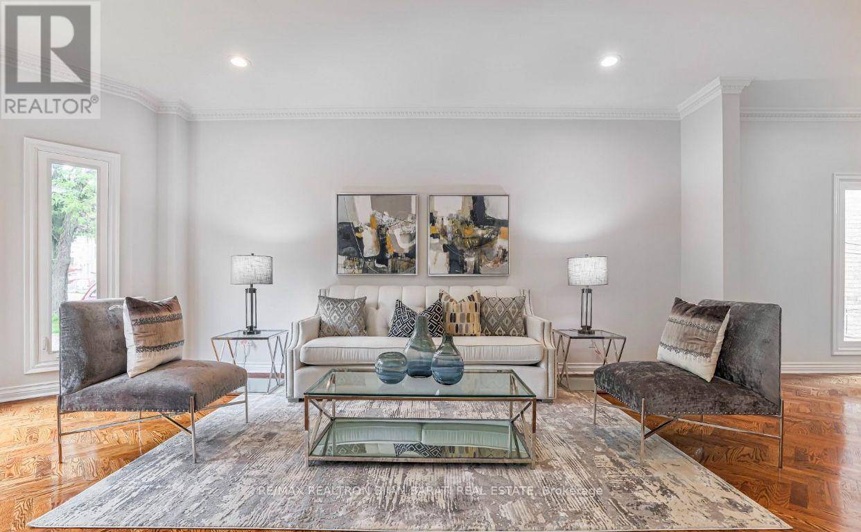 Toronto (willowdale East), ON M2N3J5,205 ALFRED AVENUE