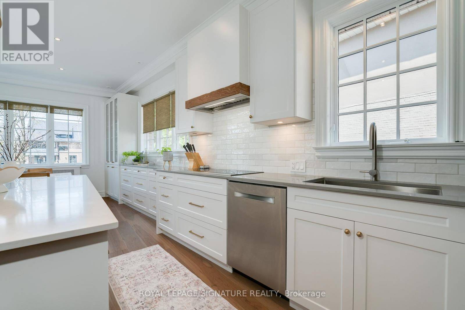 Toronto (lawrence Park South), ON M4N2R3,18 WEYBOURNE CRESCENT