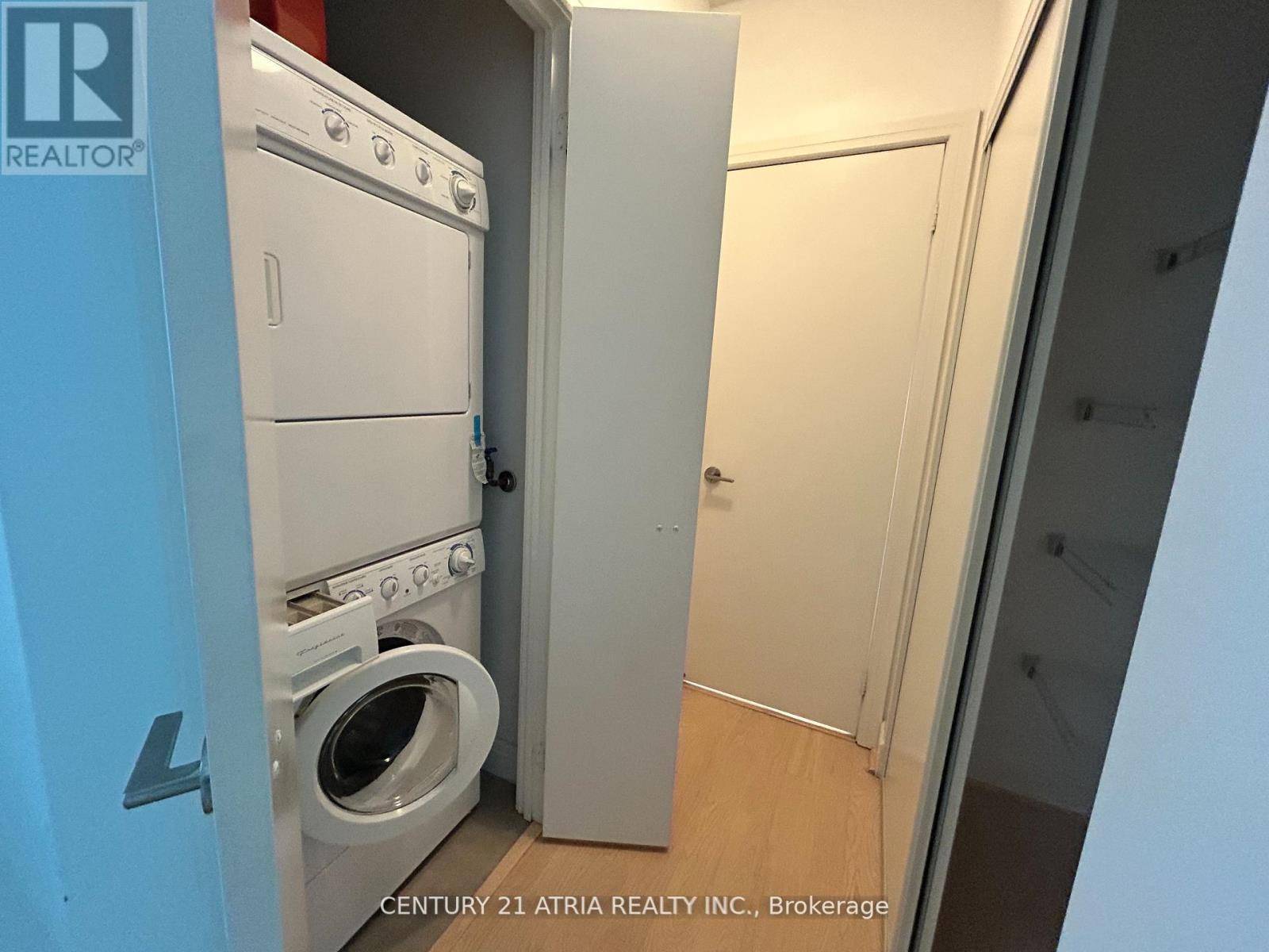 Toronto (moss Park), ON M5A2N4,112 George ST #S306