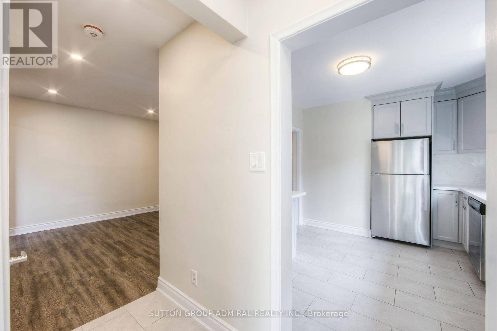 Toronto (bathurst Manor), ON M3H5P8,75 Garthdale CT #Unit 3
