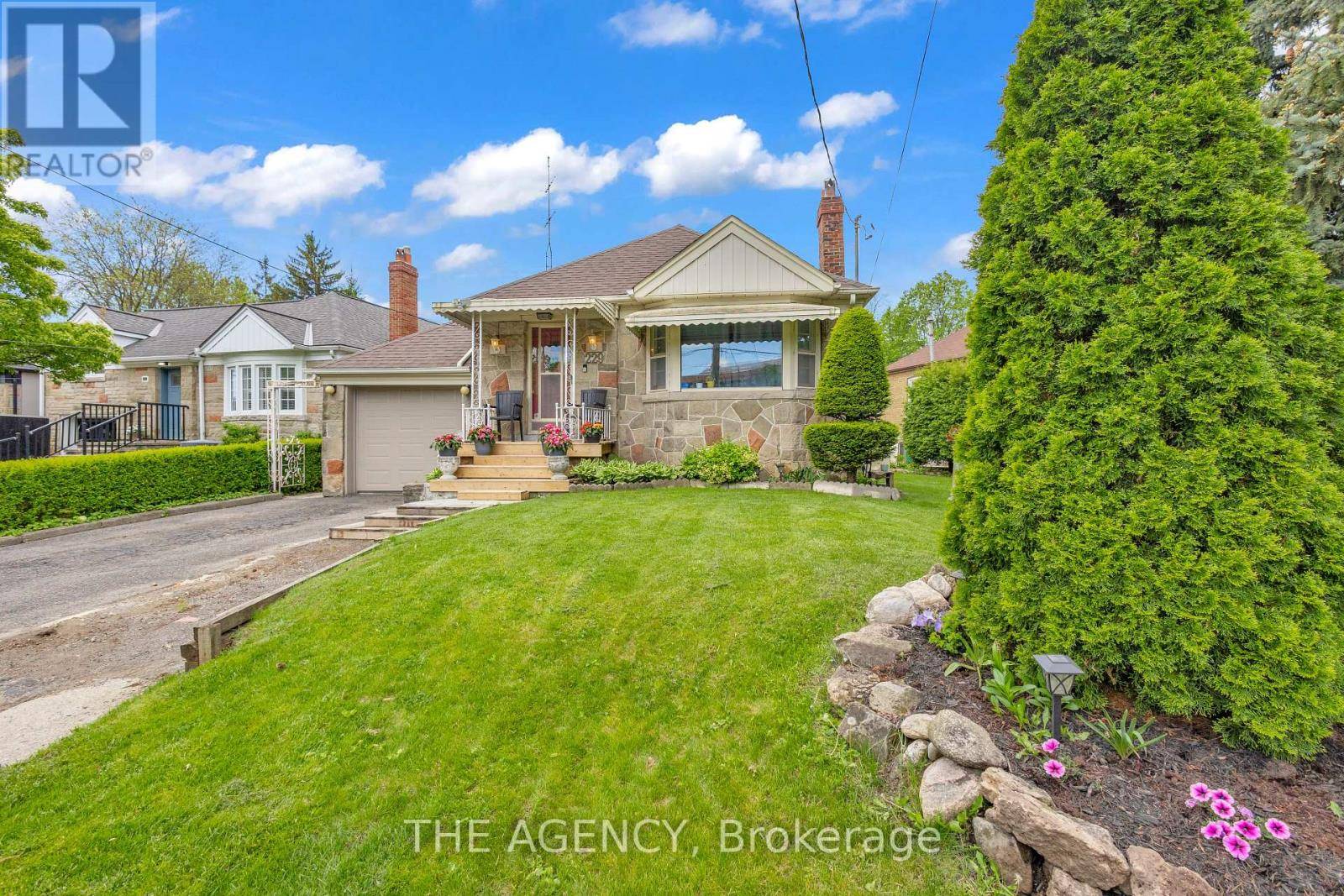 Toronto (bedford Park-nortown), ON M5M3M5,229 RIDLEY BOULEVARD
