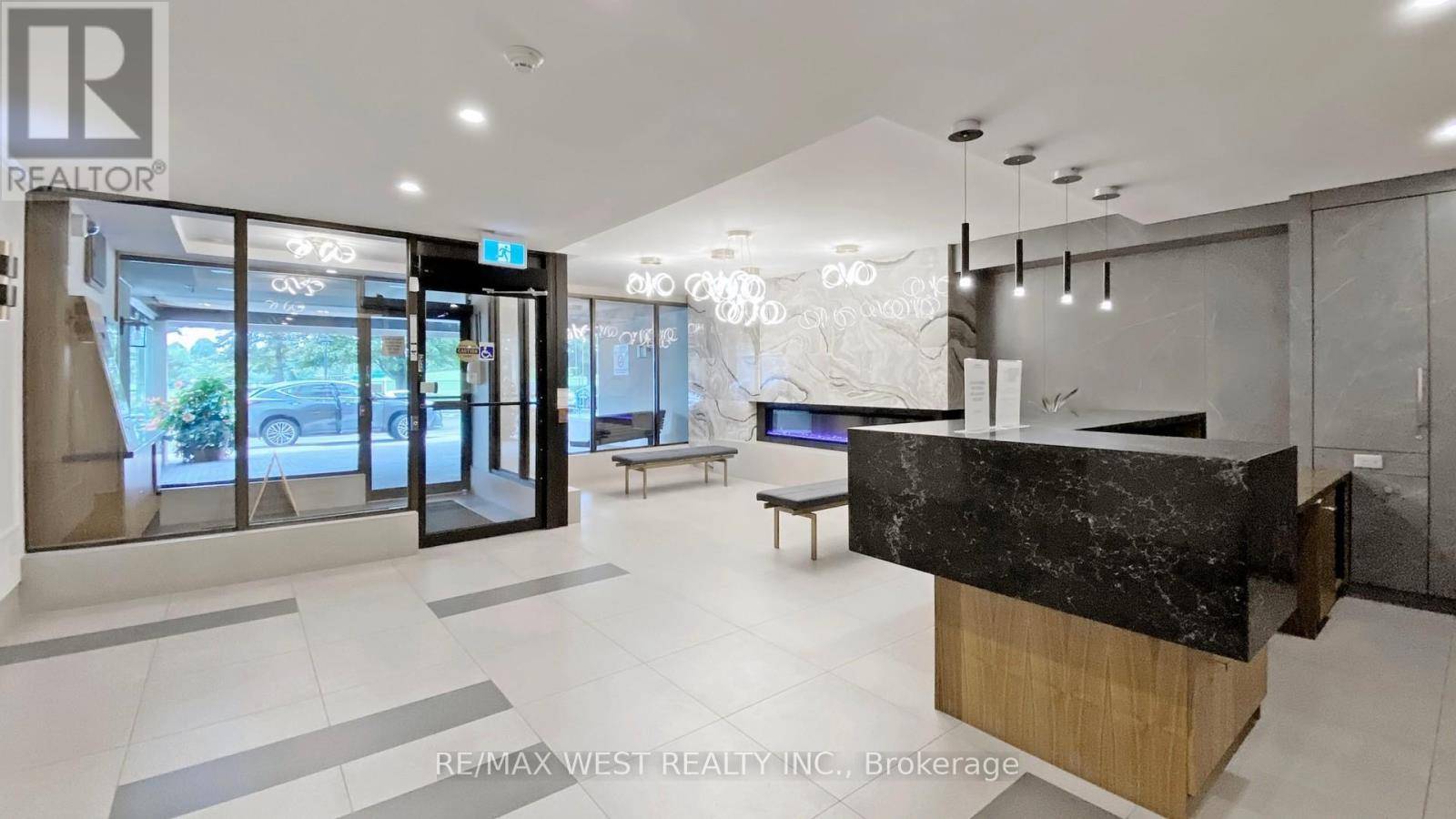 Toronto (don Valley Village), ON M2J4X9,1555 Finch AVE East #1108