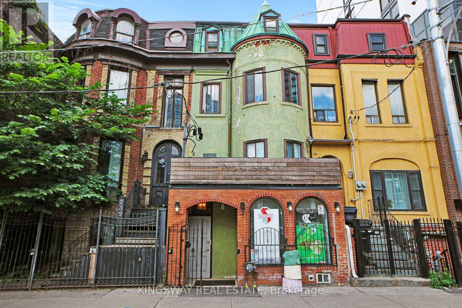 237 DUNDAS STREET E, Toronto (moss Park), ON M5A1Z7