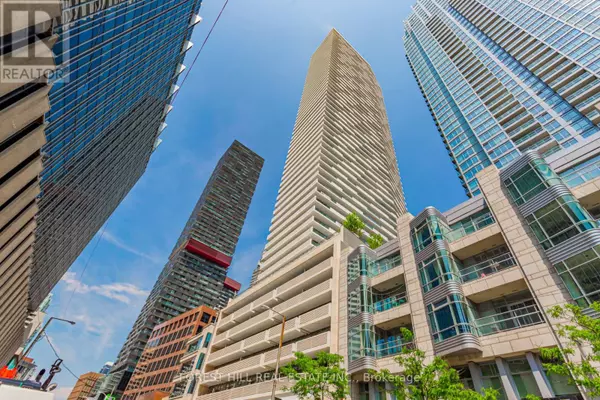 2221 Yonge ST #5702, Toronto (mount Pleasant West), ON M4S2B4