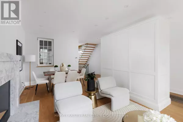 Toronto (annex), ON M5R2L6,94A ADMIRAL ROAD