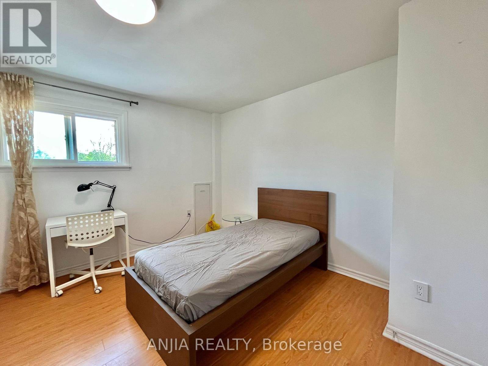 Toronto (newtonbrook West), ON M2R2N3,256 Homewood AVE #unit 3