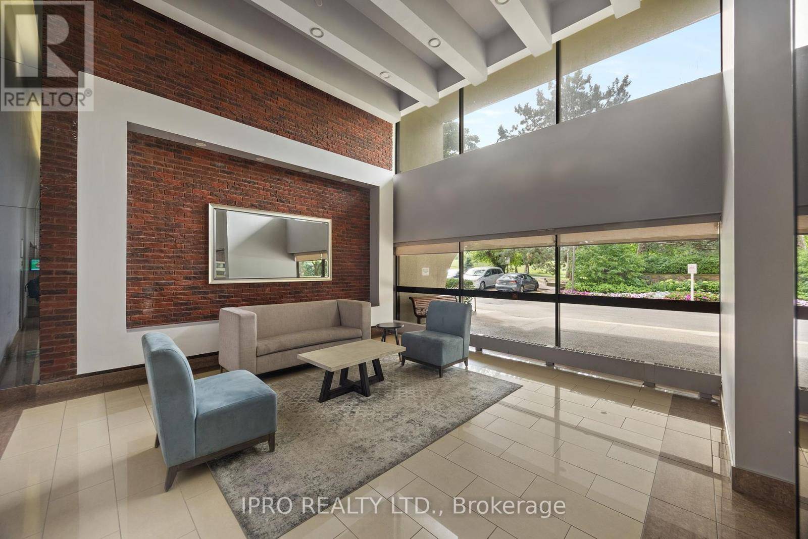Toronto (don Valley Village), ON M2J4S6,260 Seneca Hill DR #1203