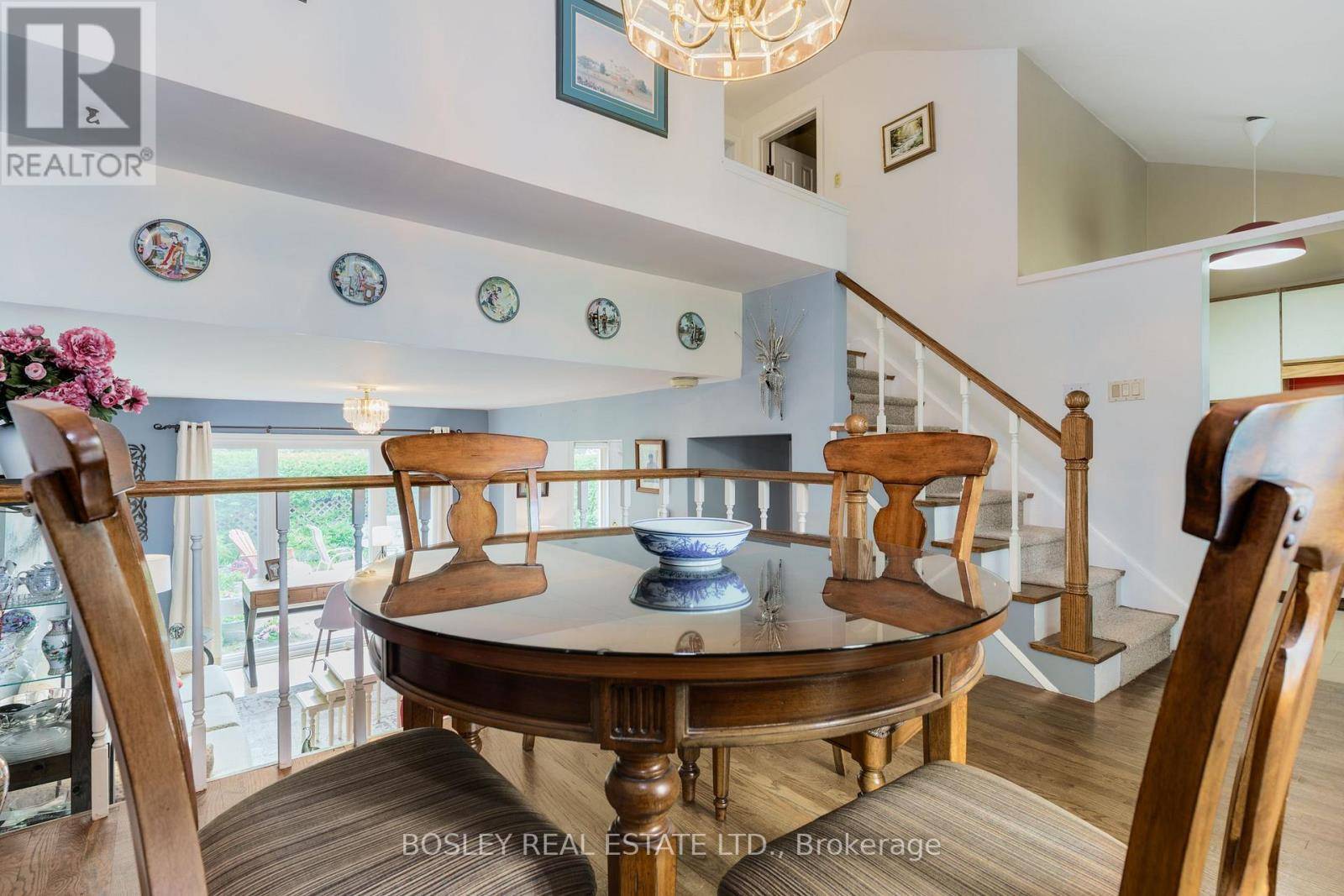 Toronto (banbury-don Mills), ON M3C2B4,68 COTTONWOOD DRIVE