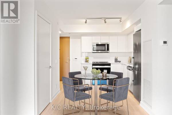 Toronto (clanton Park), ON M3H0E3,30 Tretti WAY #606