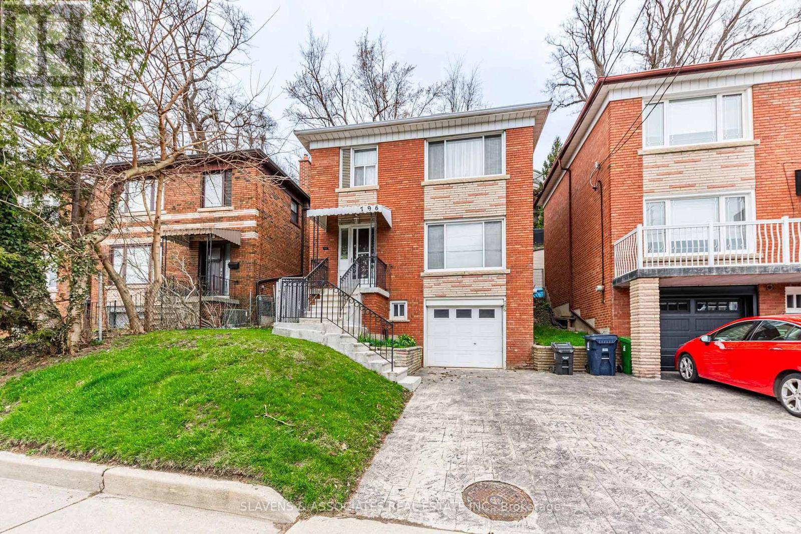 Toronto (wychwood), ON M6G2B3,796 DAVENPORT ROAD