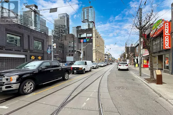 Toronto (kensington-chinatown), ON M5T1V6,14 Mccaul ST #B100