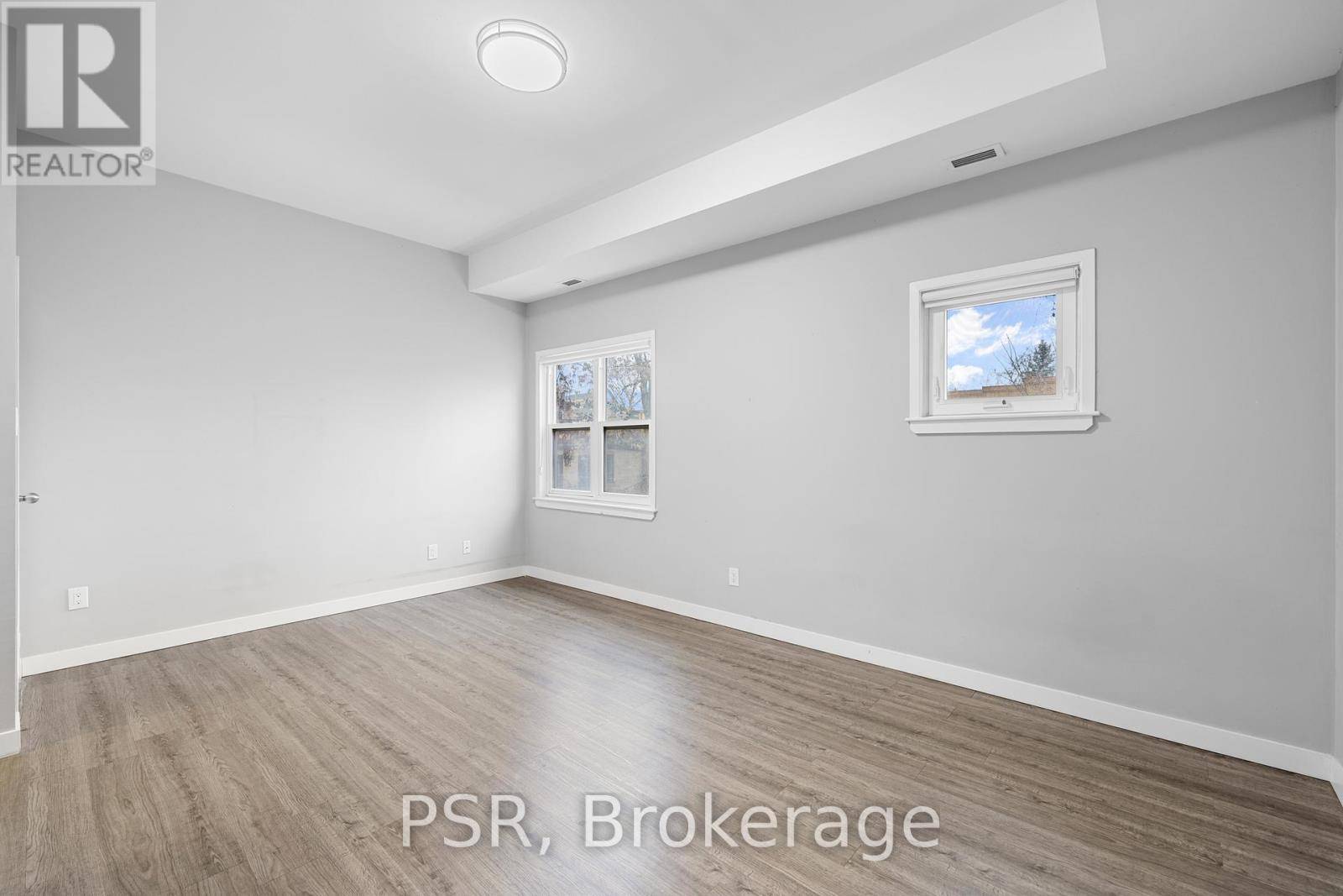 Toronto (moss Park), ON M5A2E7,205 Gerrard ST East #5