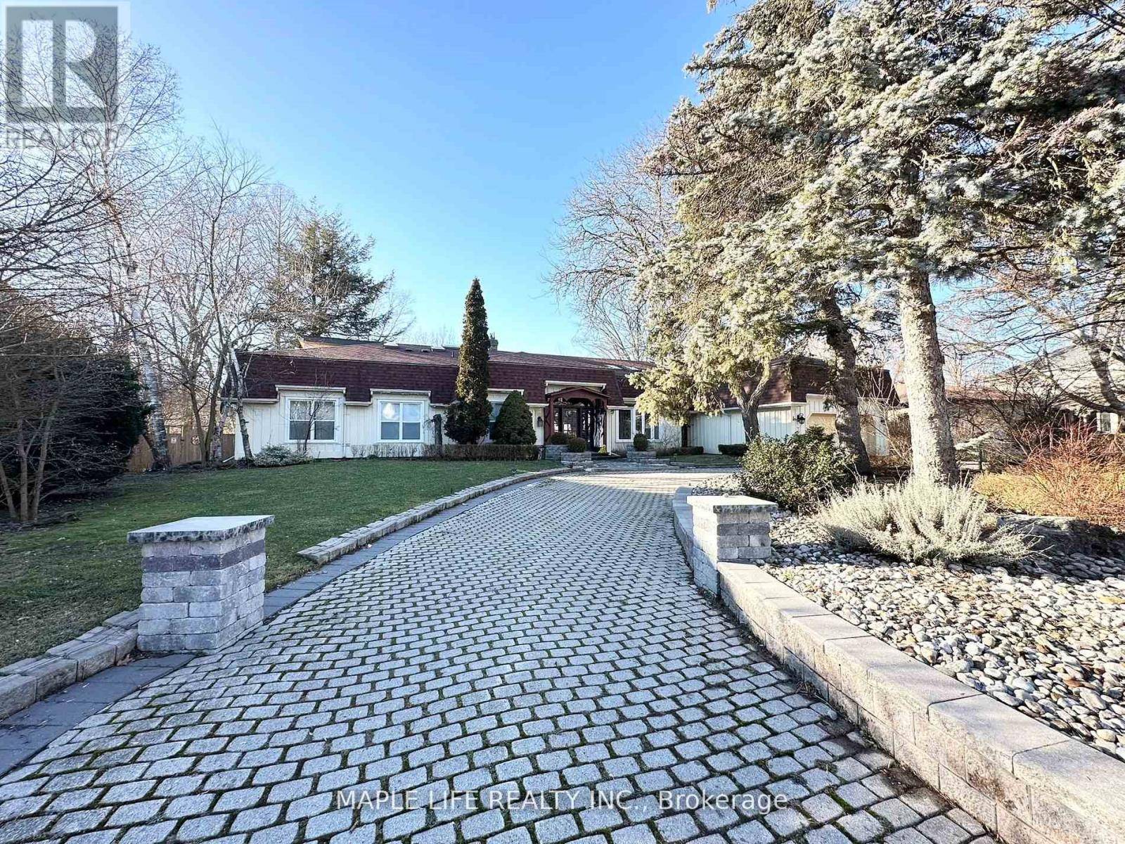 Toronto (banbury-don Mills), ON M3B2G2,16 BRIAN CLIFF DRIVE