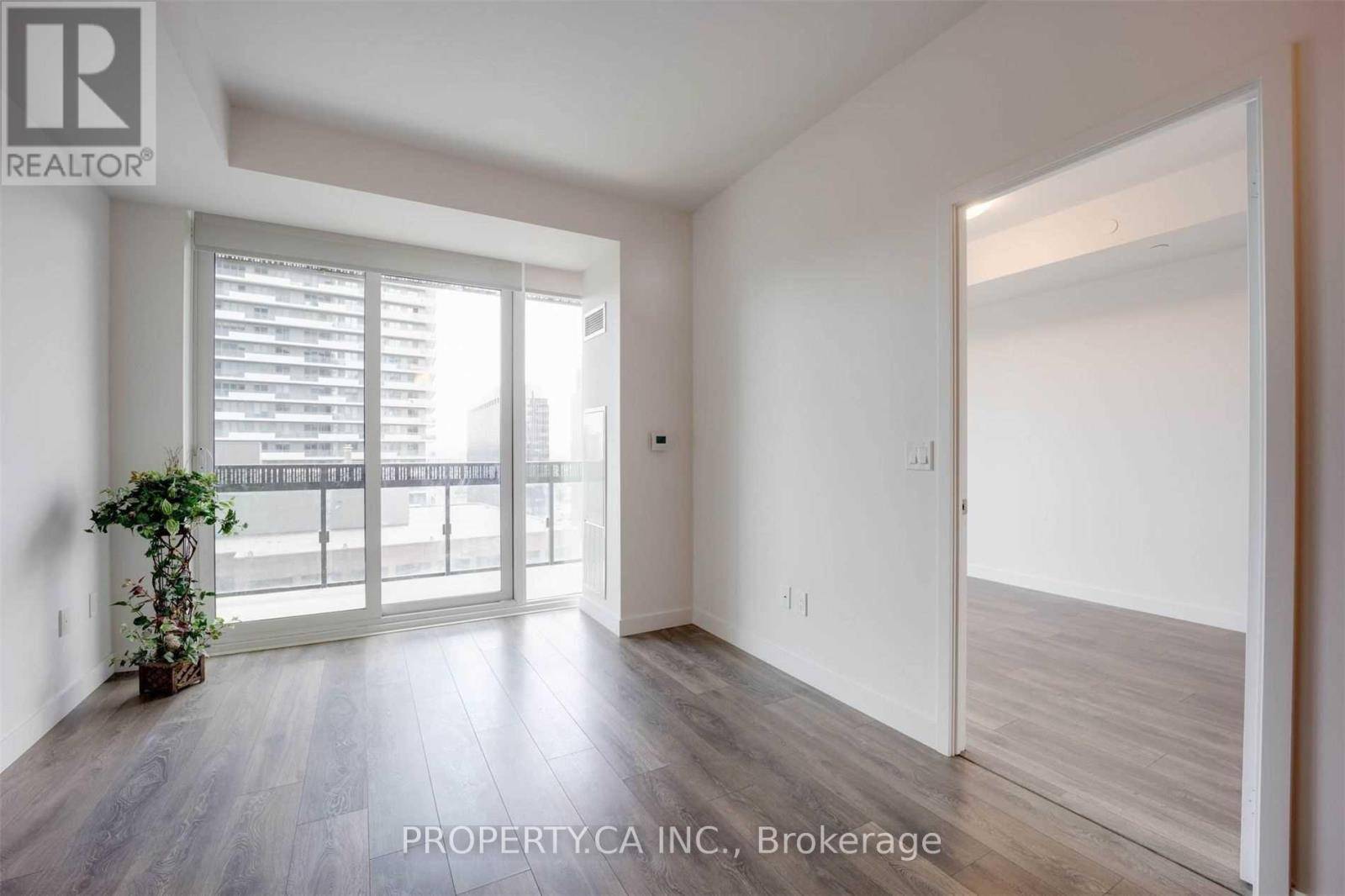 Toronto (yonge-eglinton), ON M4P0C1,8 Eglinton AVE East #801