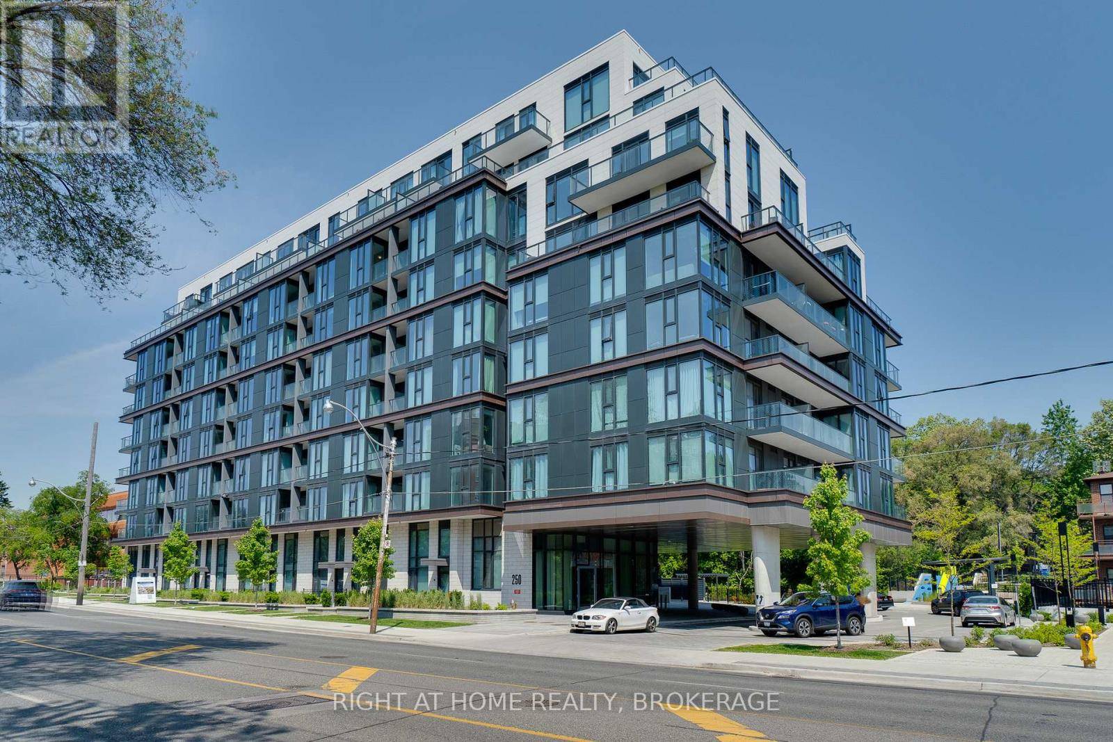Toronto (lawrence Park North), ON M5M1B1,250 Lawrence AVE West #724