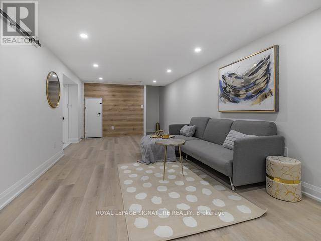 Toronto (don Valley Village), ON M2J2A1,16 Ennismore PL #Bsmt