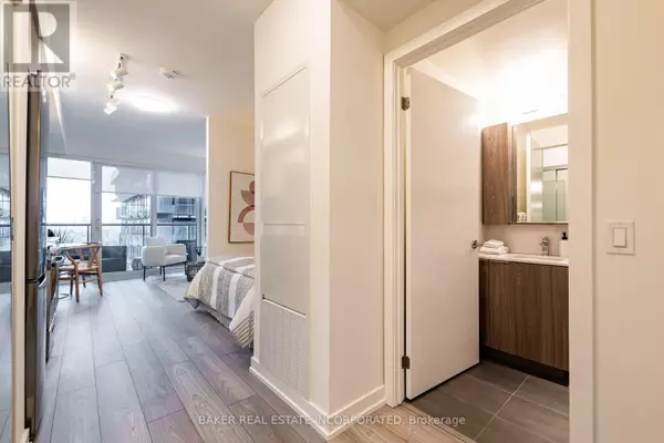 Toronto (mount Pleasant West), ON M4P0E8,223 Redpath AVE #512