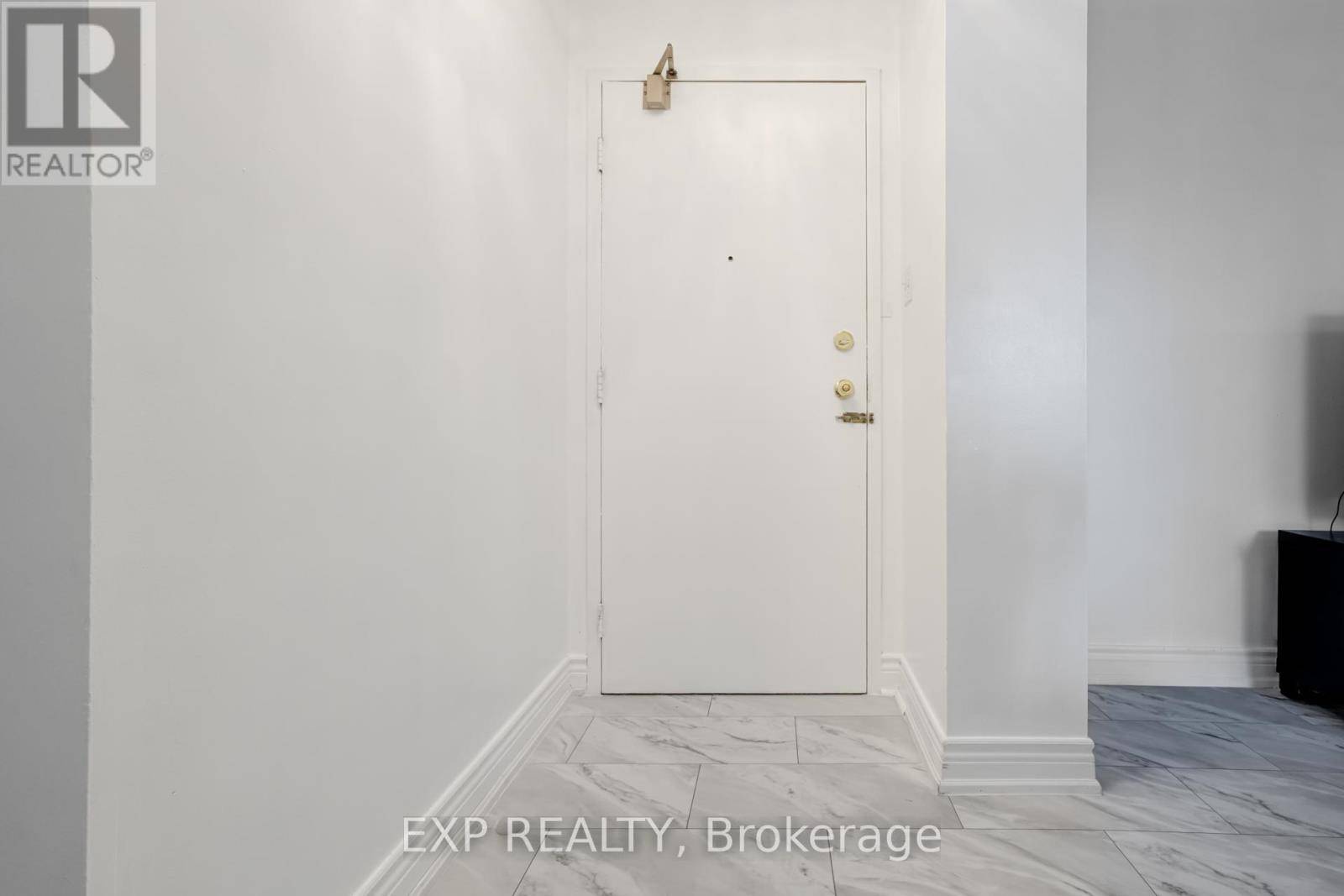 Toronto (newtonbrook West), ON M2M4B1,205 Hilda AVE #302