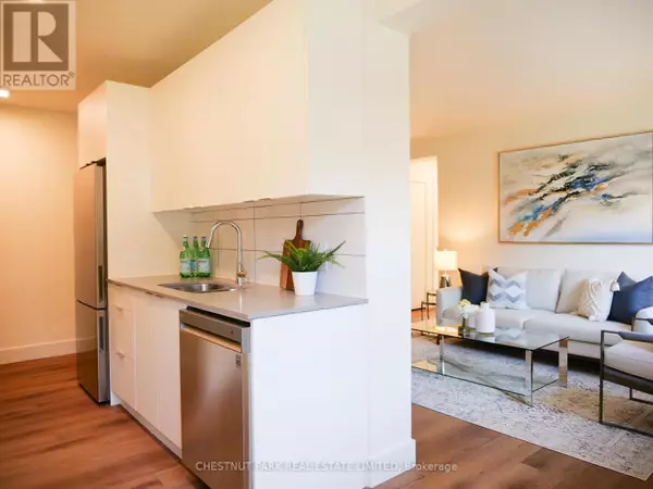 Toronto (banbury-don Mills), ON M3B1B9,2 Wingreen CT #3