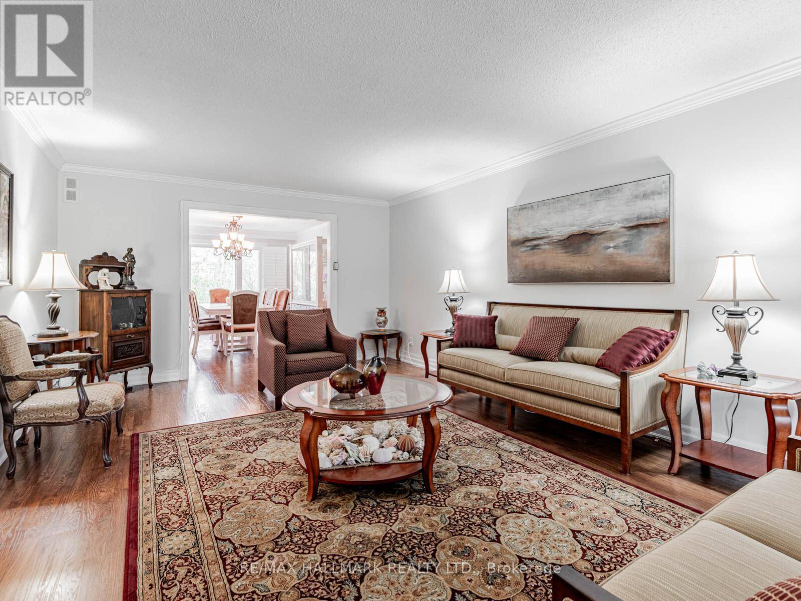 Toronto (banbury-don Mills), ON M3B3C2,85 AMES CIRCLE