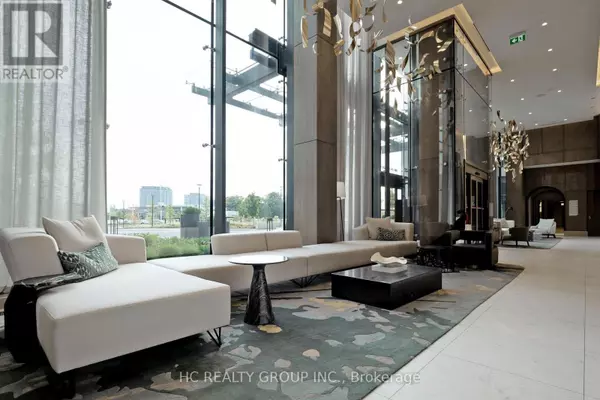 Toronto (banbury-don Mills), ON M3C0P7,30 Inn On The Park DR #215