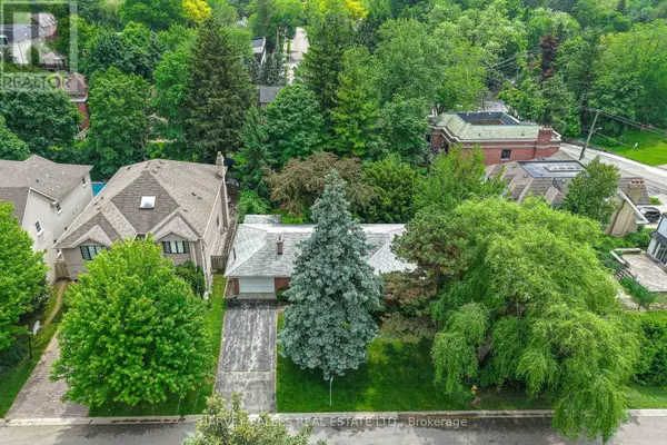 Toronto (st. Andrew-windfields), ON M2L1C1,17 MUNRO BOULEVARD