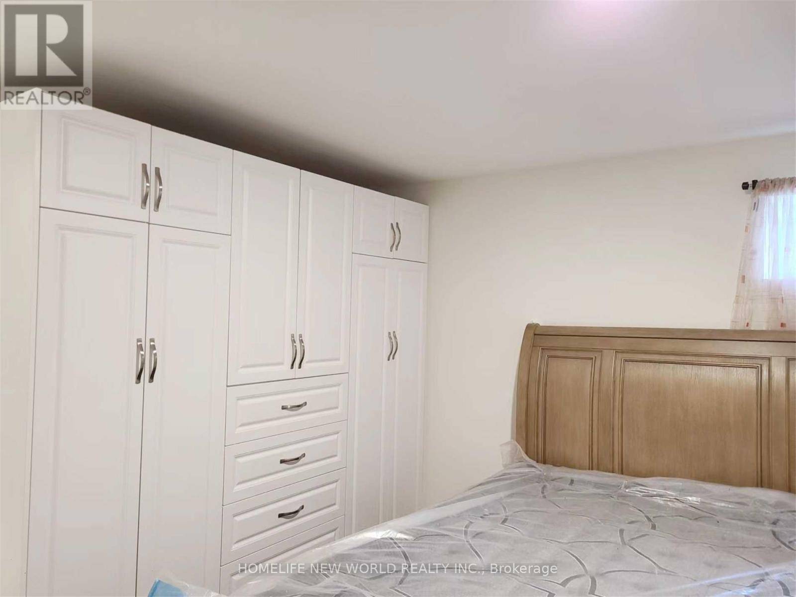 Toronto (don Valley Village), ON M2J2W9,183 Angus DR #Basement