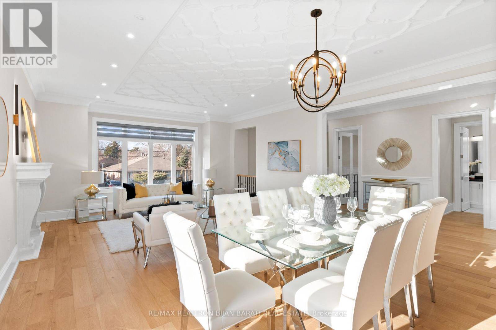 Toronto (willowdale East), ON M2N4H7,5 CHARLEMAGNE DRIVE