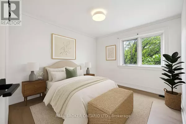 Toronto (casa Loma), ON M5R1K9,658 DAVENPORT ROAD